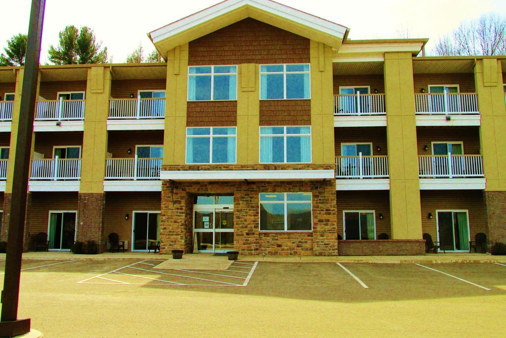 Crystal Springs Inn And Suites Towanda Eksteriør bilde