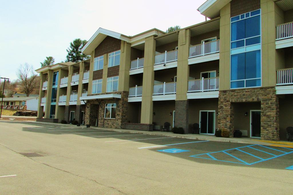 Crystal Springs Inn And Suites Towanda Eksteriør bilde