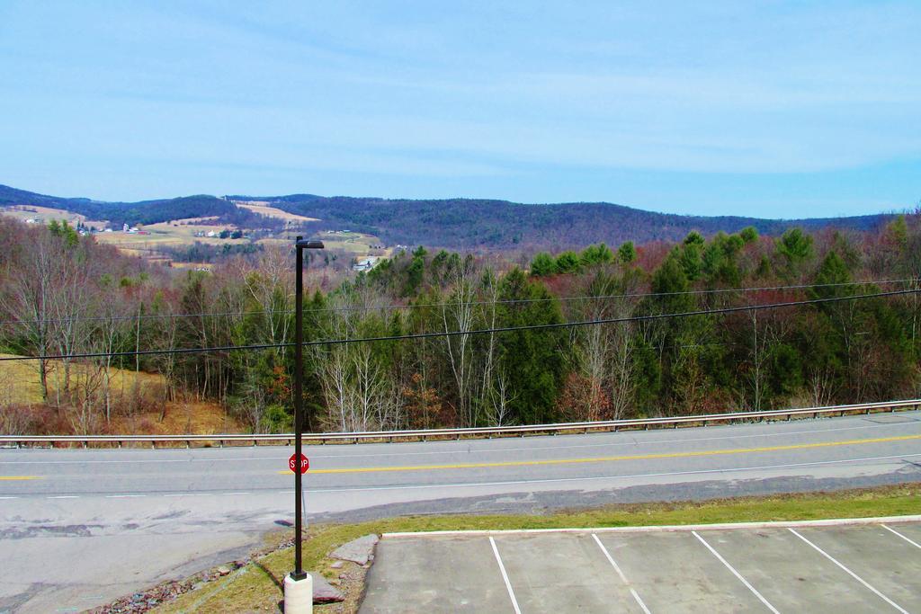 Crystal Springs Inn And Suites Towanda Rom bilde