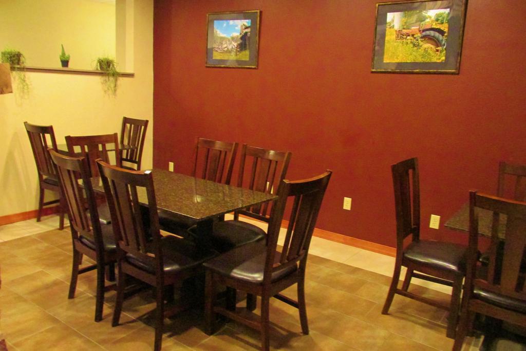 Crystal Springs Inn And Suites Towanda Eksteriør bilde