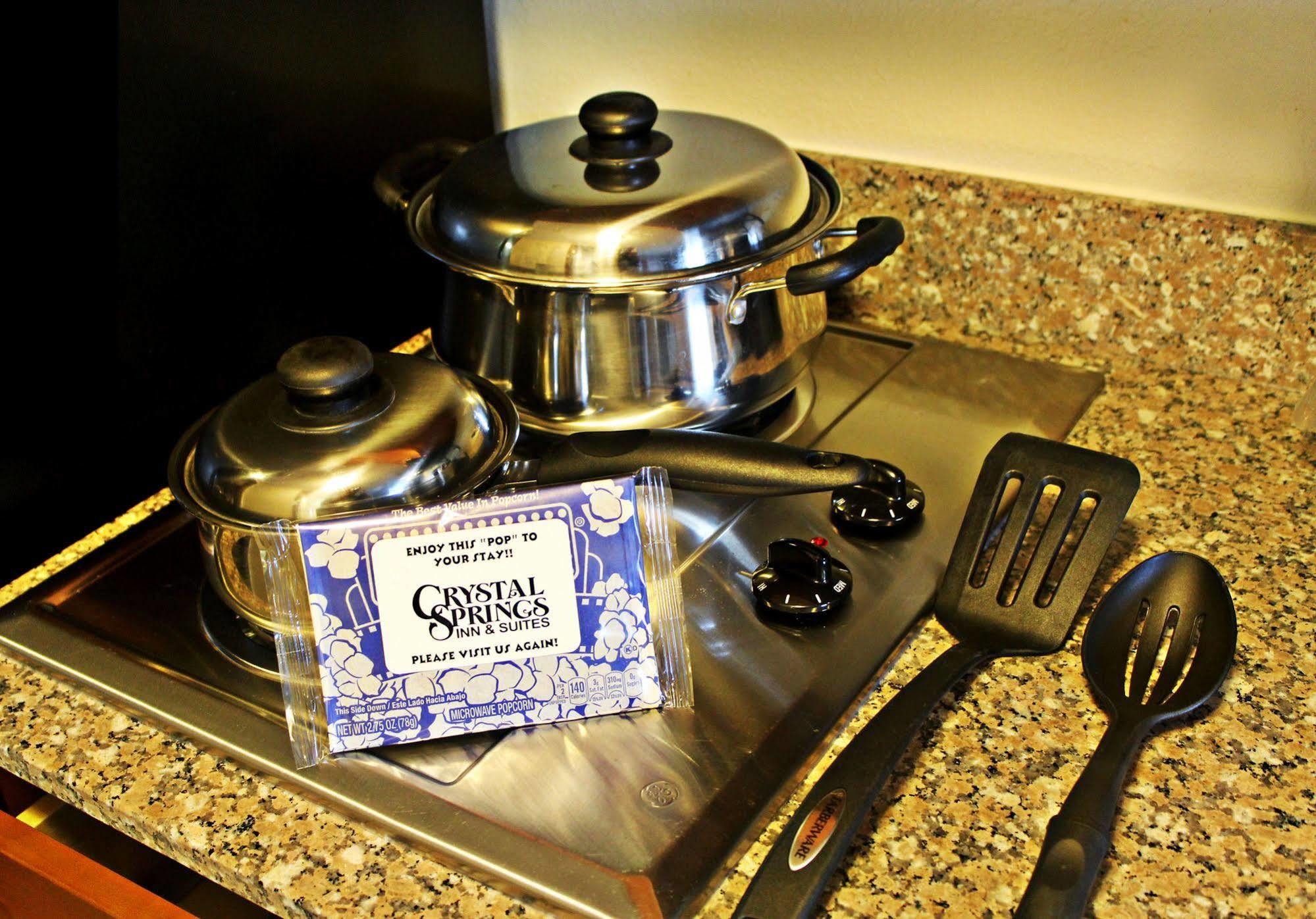 Crystal Springs Inn And Suites Towanda Eksteriør bilde