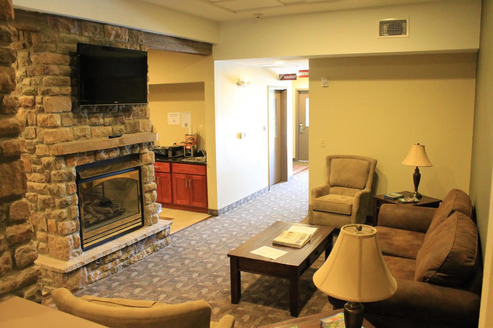 Crystal Springs Inn And Suites Towanda Eksteriør bilde